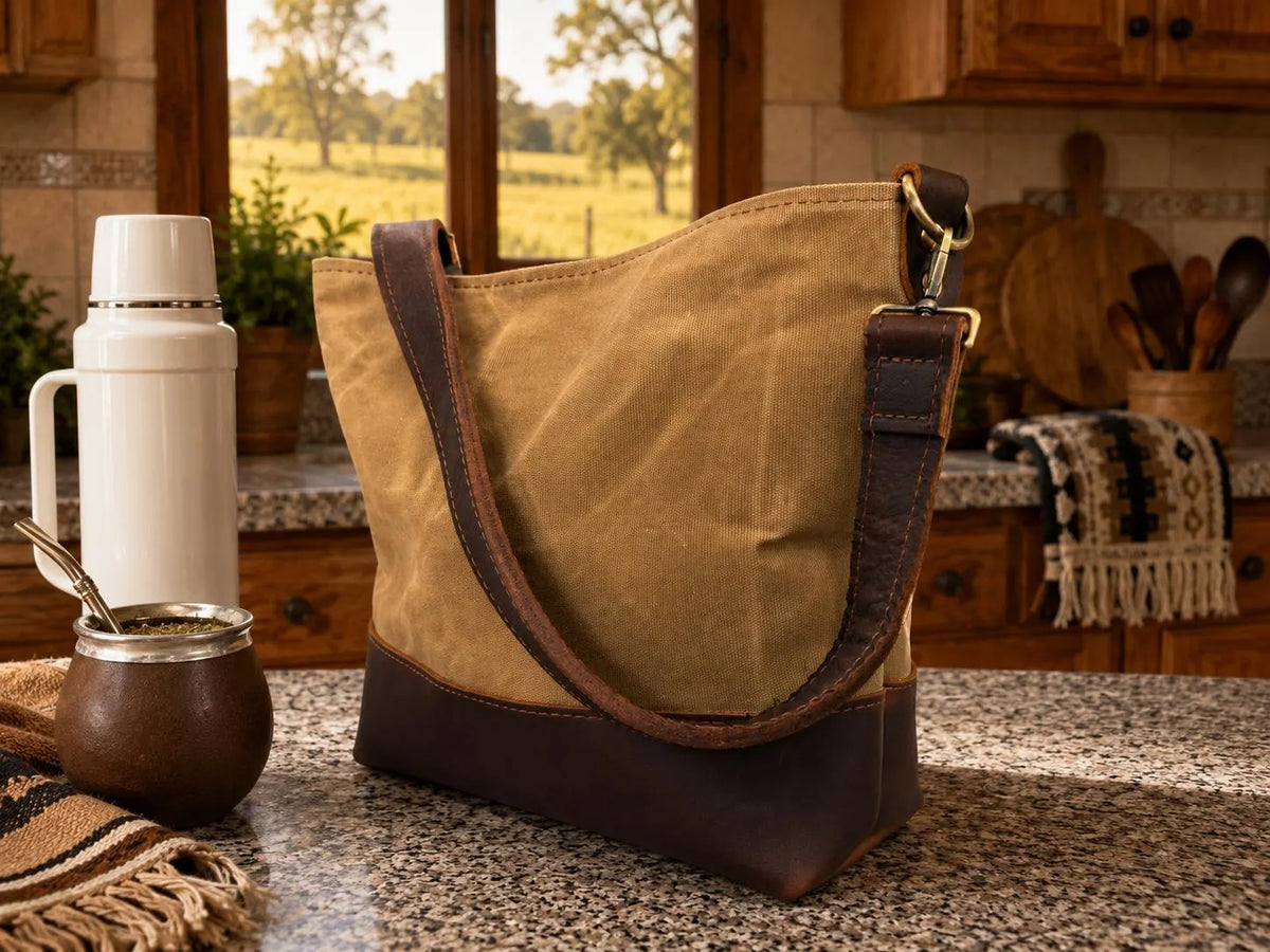 Yerba Mate Bag -Bolso Matero hecho a mano– Cuero Argentino y Lona